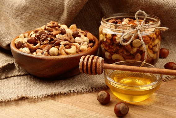 Walnuts with honey